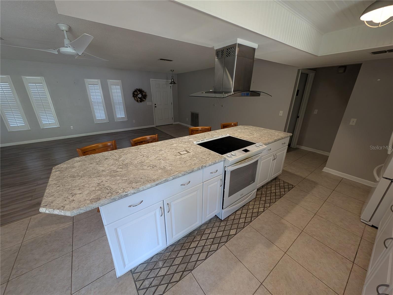 BROYHILL ESTATES - Residential