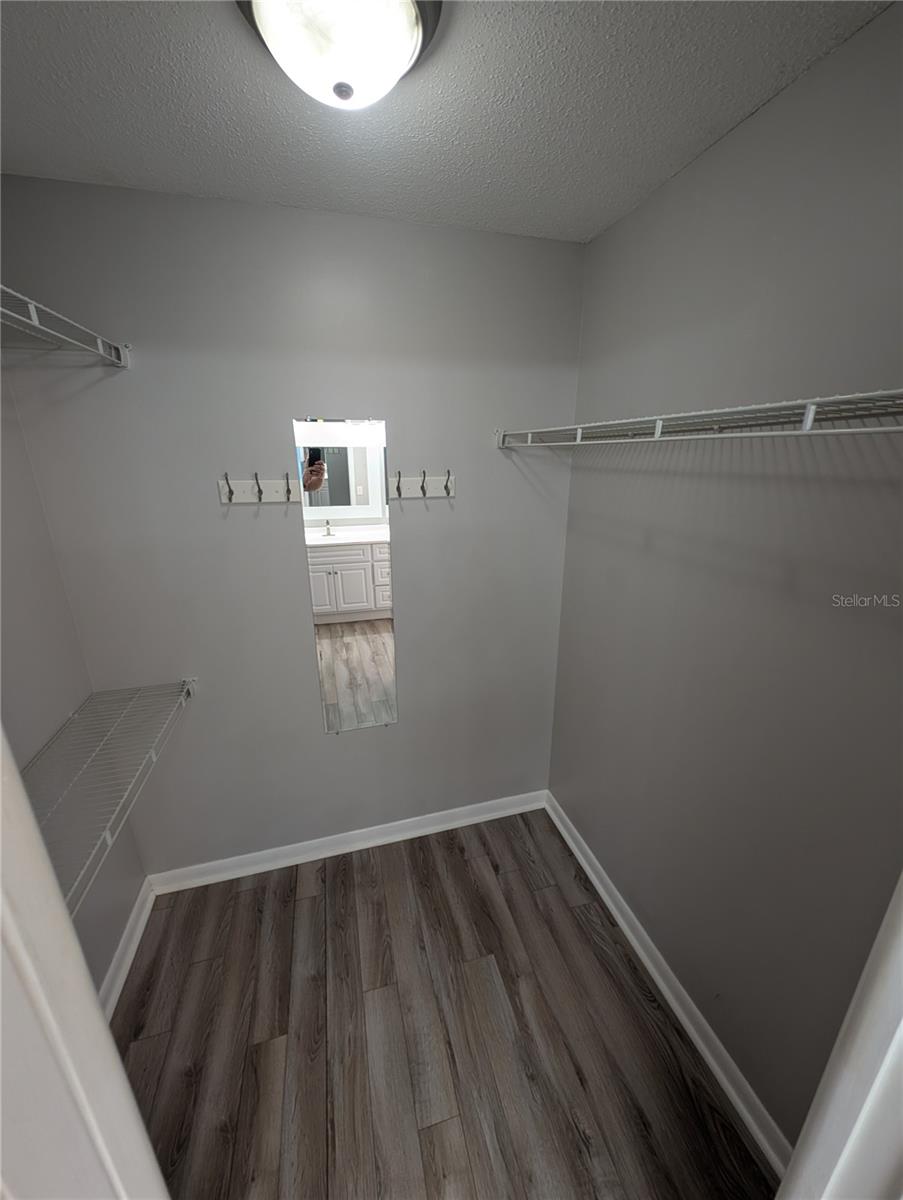 BROYHILL ESTATES - Residential