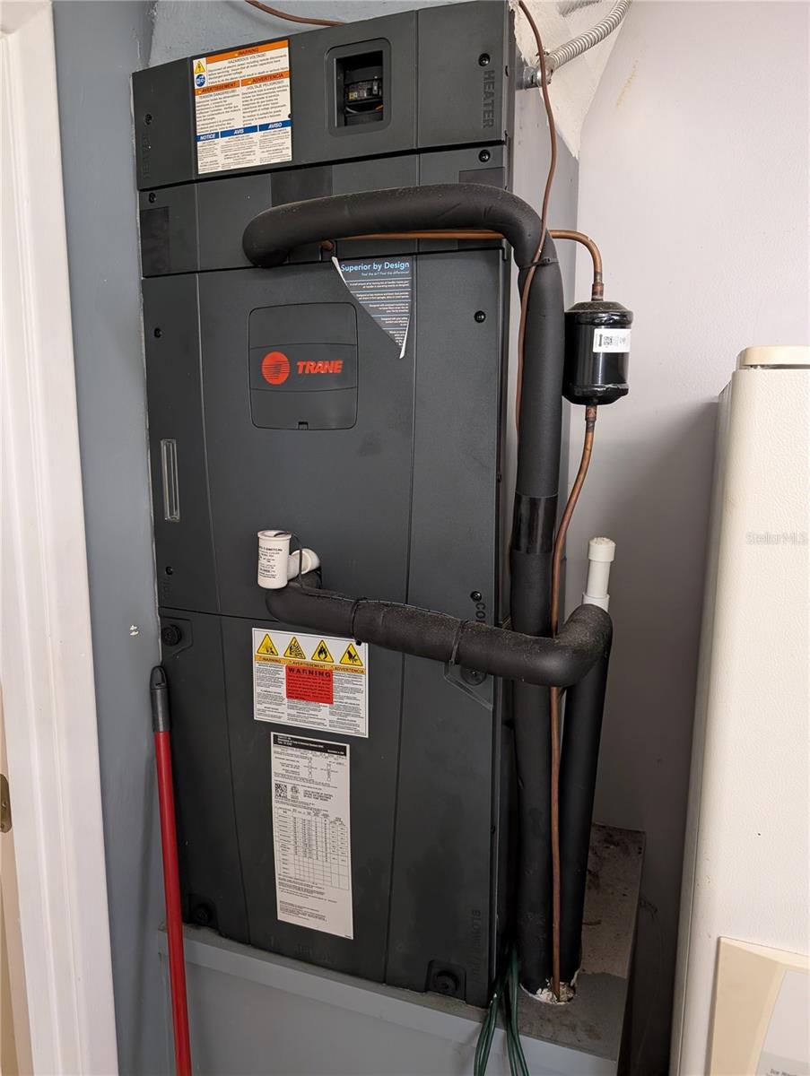 BROYHILL ESTATES - Residential