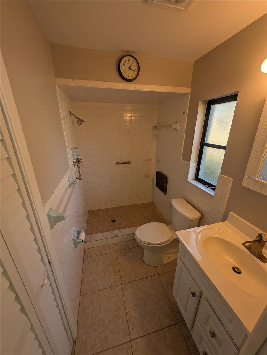 BROYHILL ESTATES - Residential