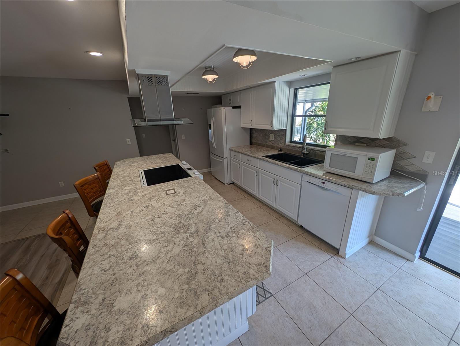 BROYHILL ESTATES - Residential