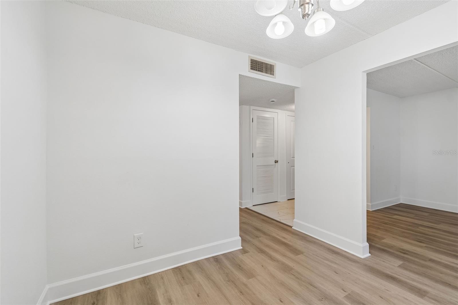 JAMESTOWN CONDO - Residential