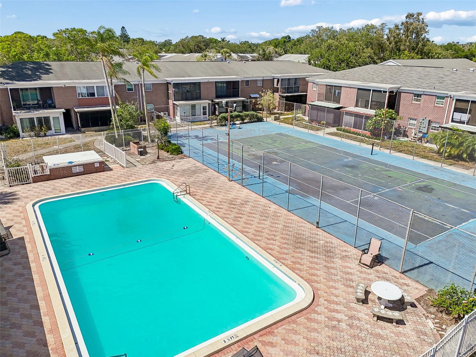 JAMESTOWN CONDO - Residential