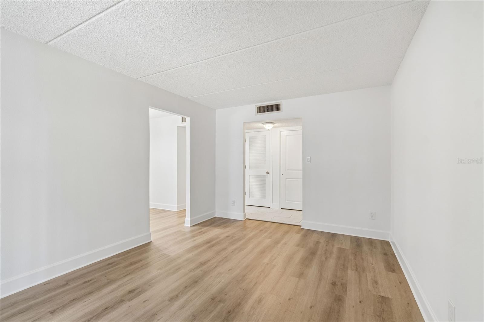 JAMESTOWN CONDO - Residential