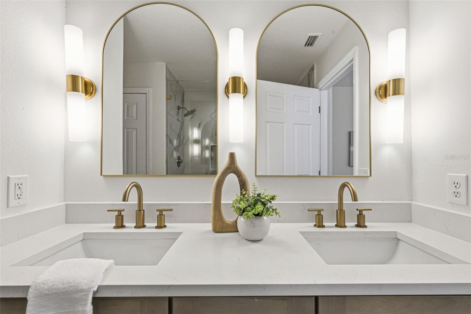 CASA BLANCA - Residential