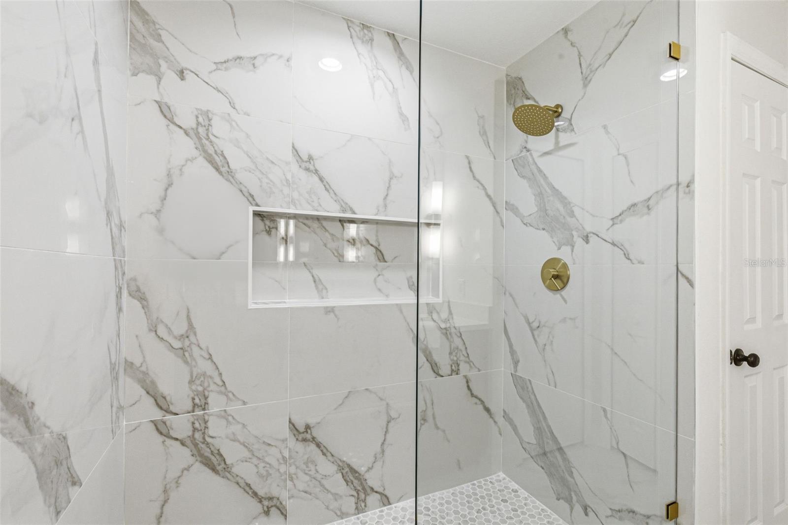 CASA BLANCA - Residential