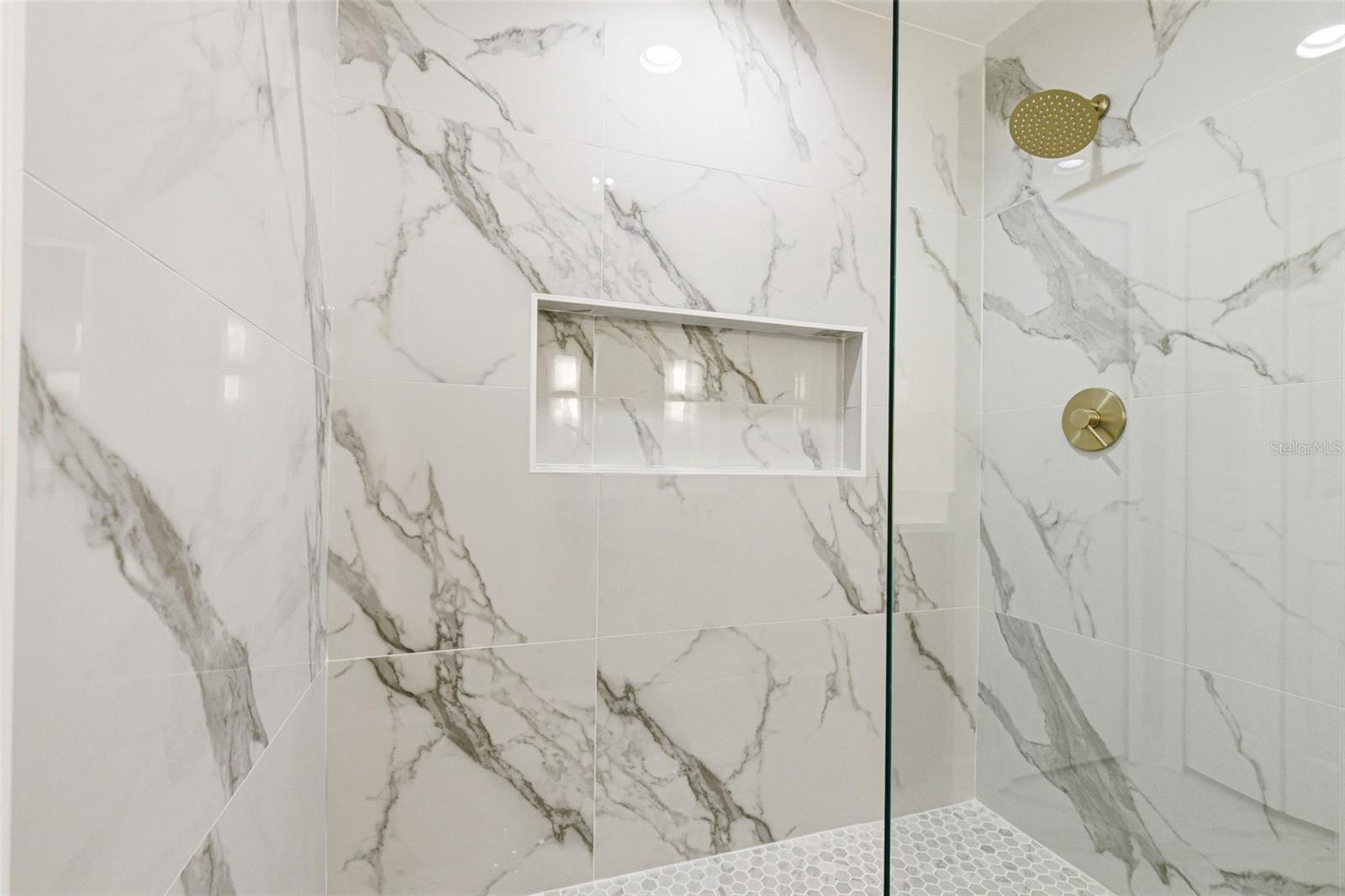 CASA BLANCA - Residential