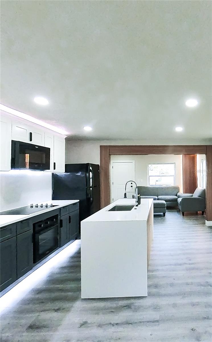 BEVERLY HILLS - Residential