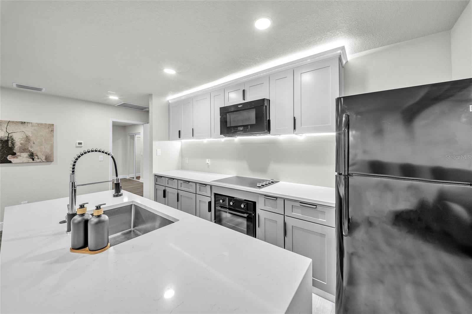 BEVERLY HILLS - Residential