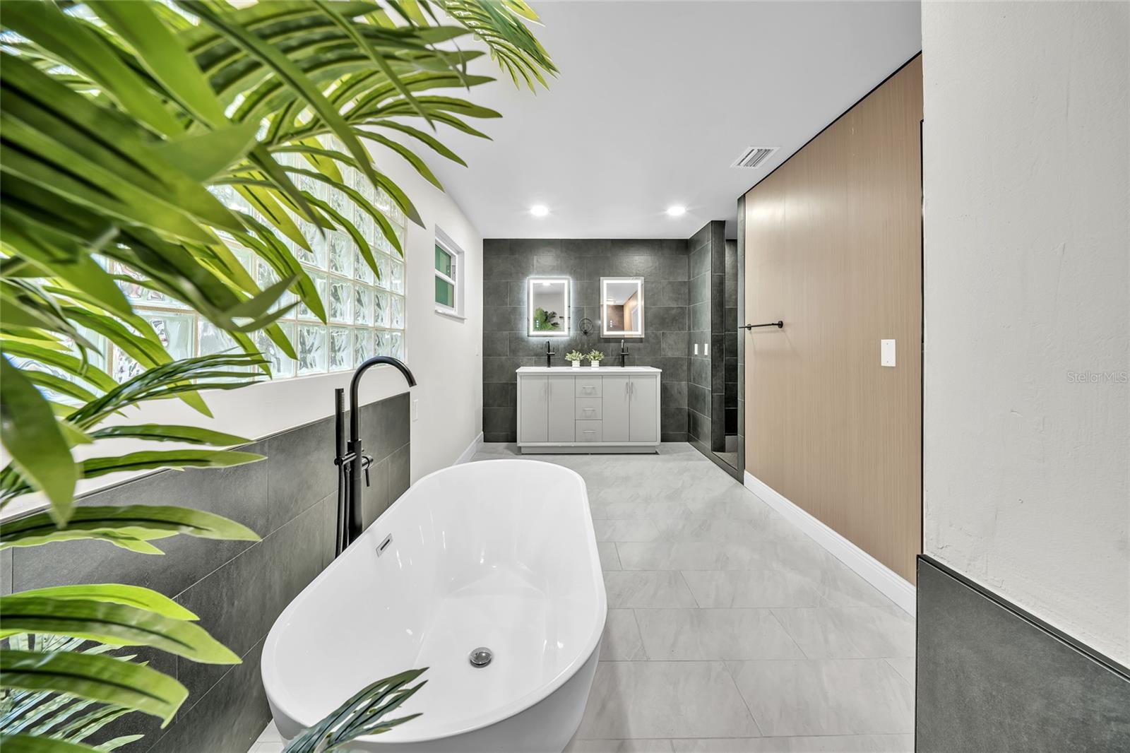 BEVERLY HILLS - Residential