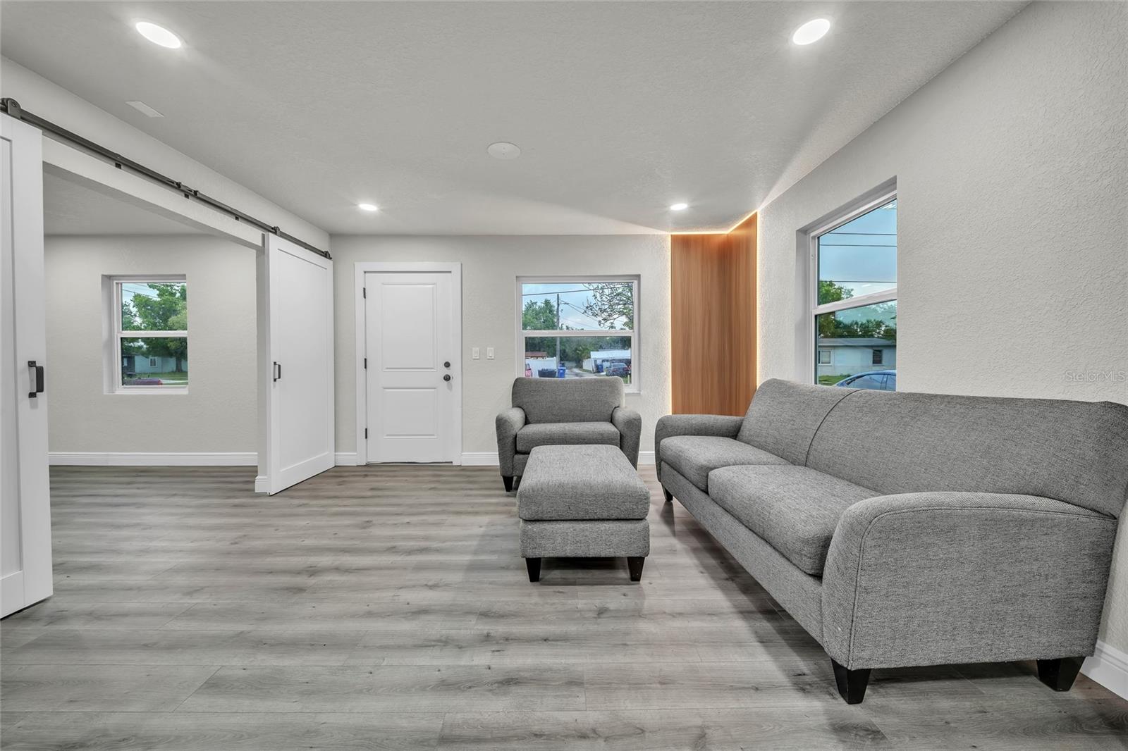 BEVERLY HILLS - Residential