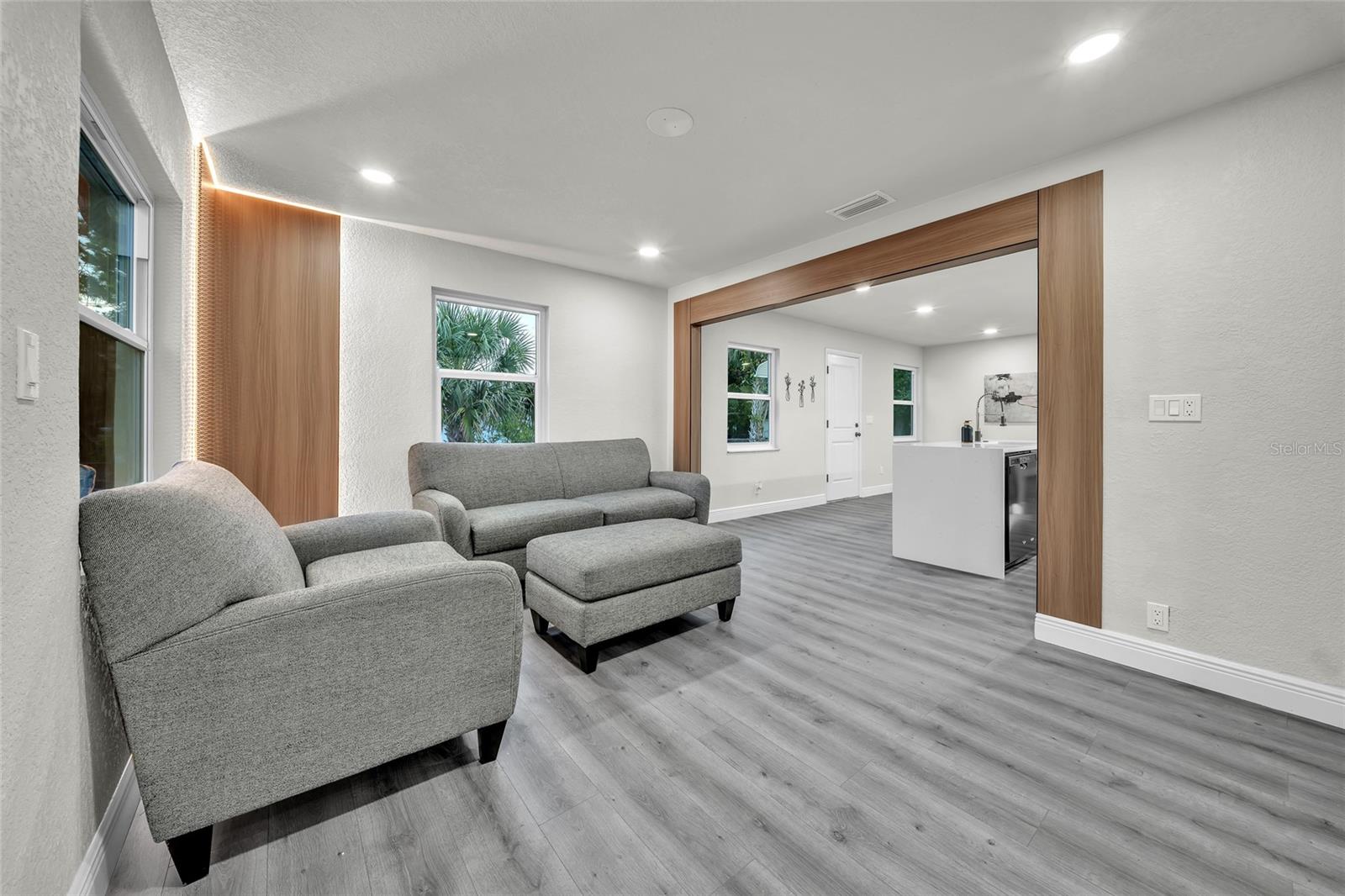 BEVERLY HILLS - Residential