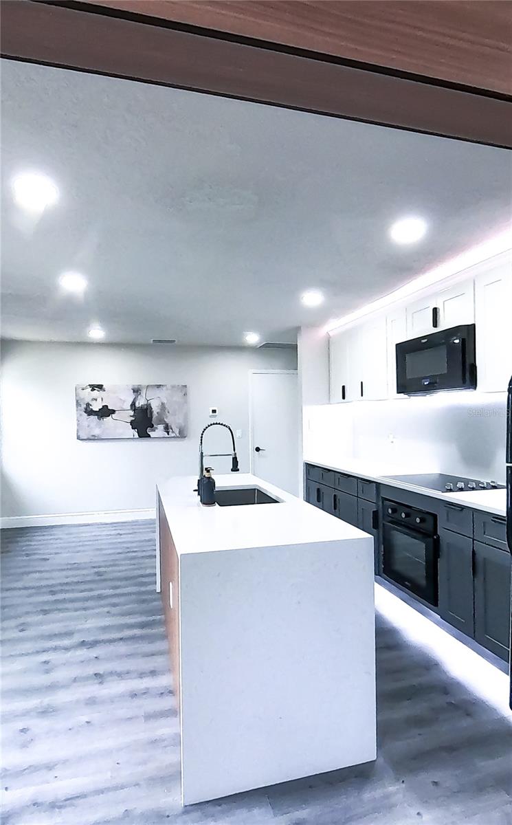 BEVERLY HILLS - Residential