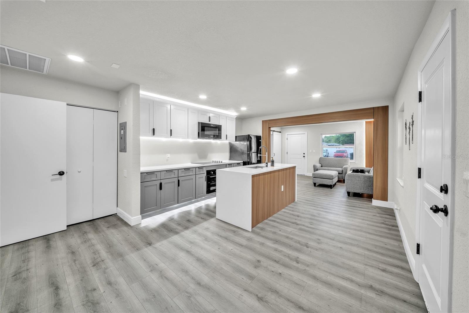 BEVERLY HILLS - Residential