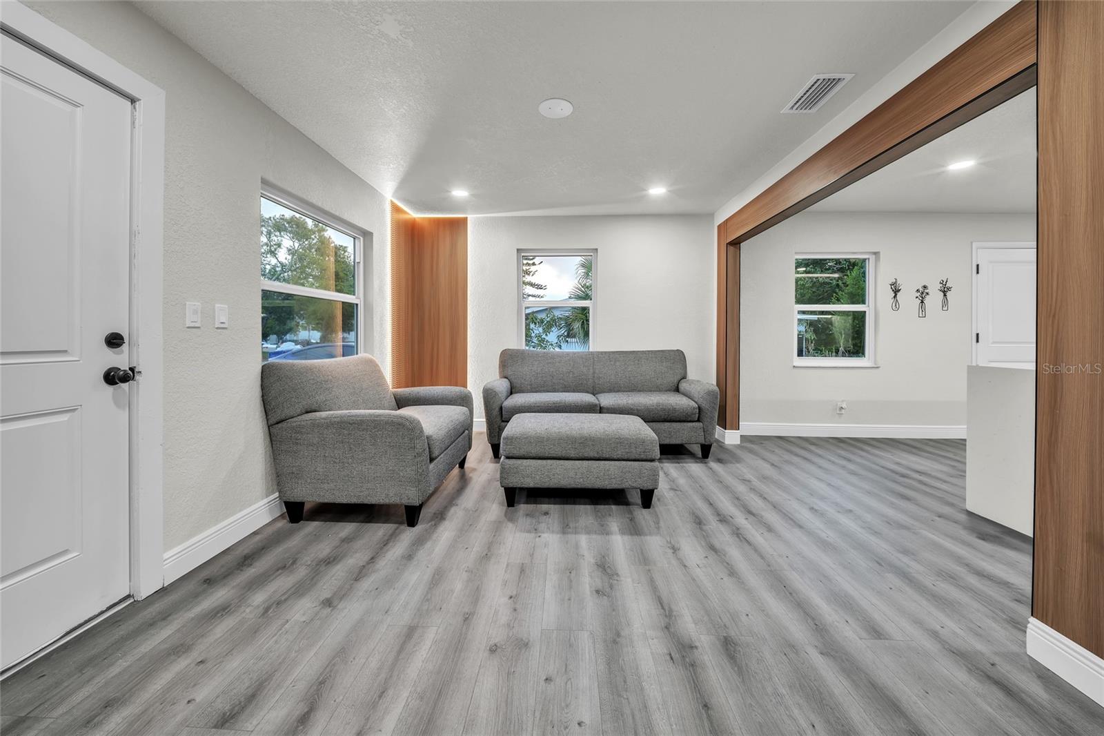 BEVERLY HILLS - Residential