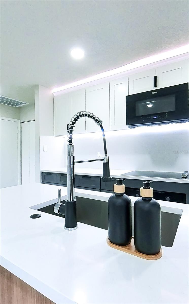 BEVERLY HILLS - Residential