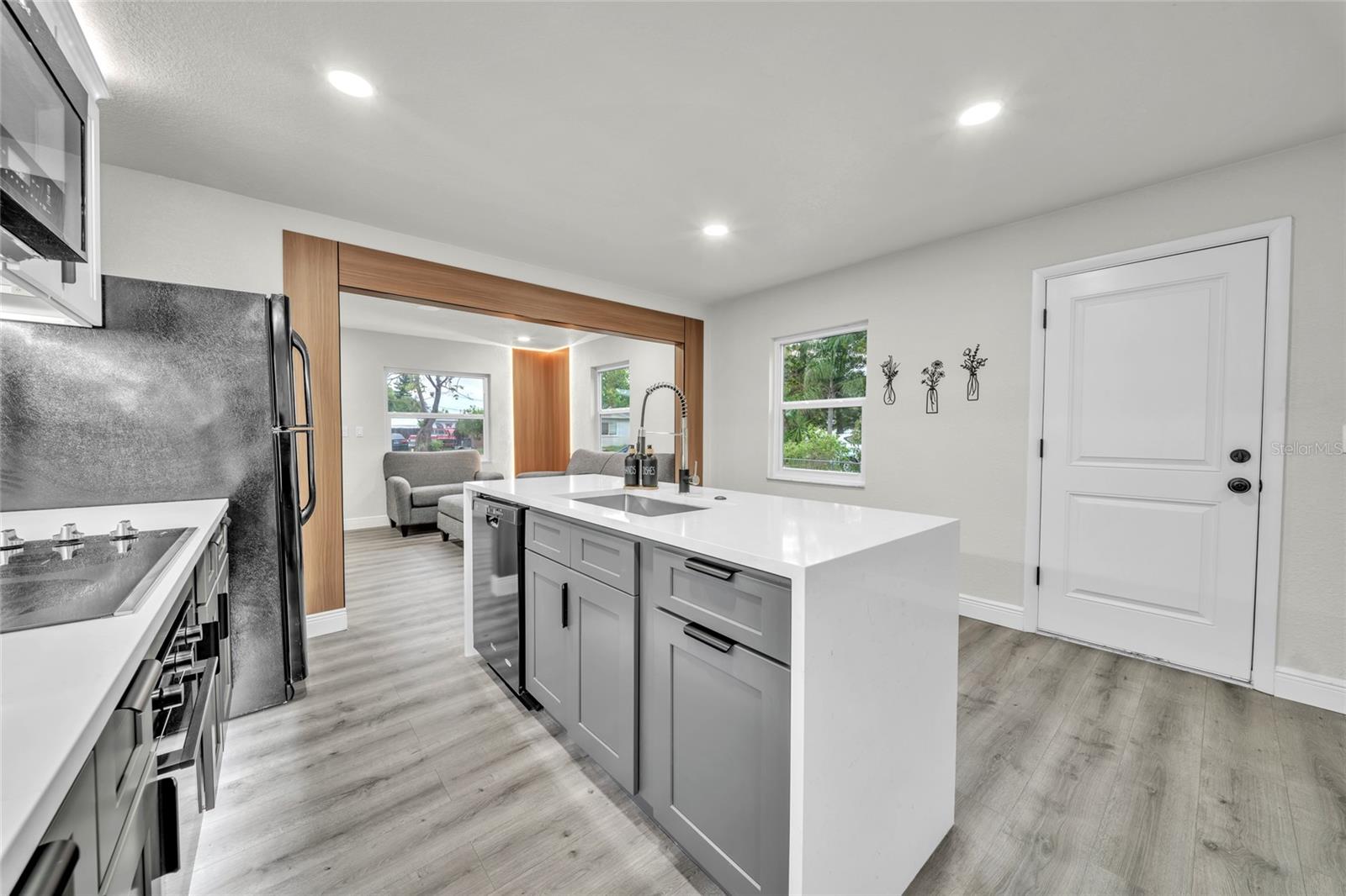 BEVERLY HILLS - Residential