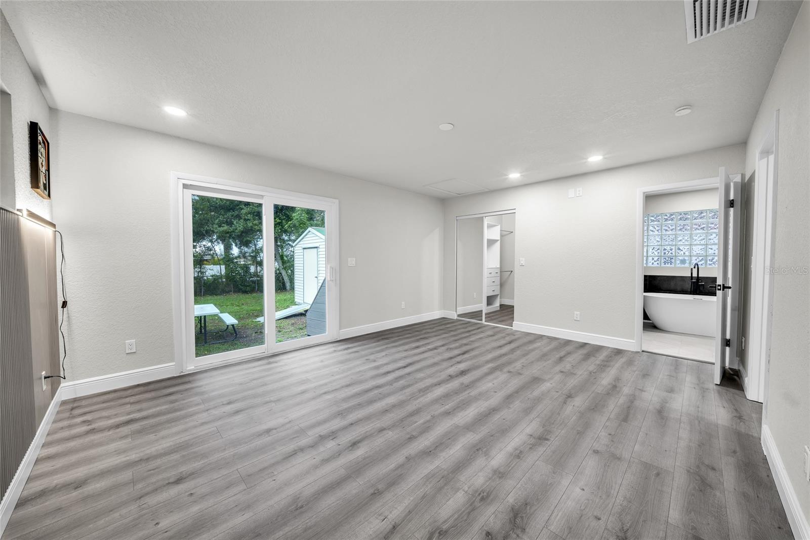 BEVERLY HILLS - Residential