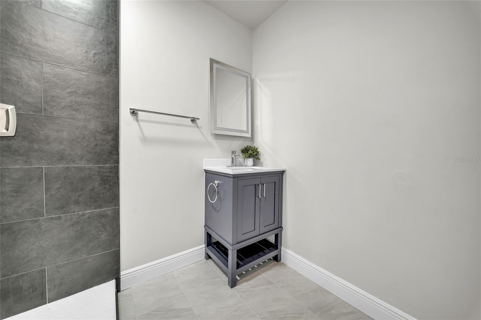 BEVERLY HILLS - Residential