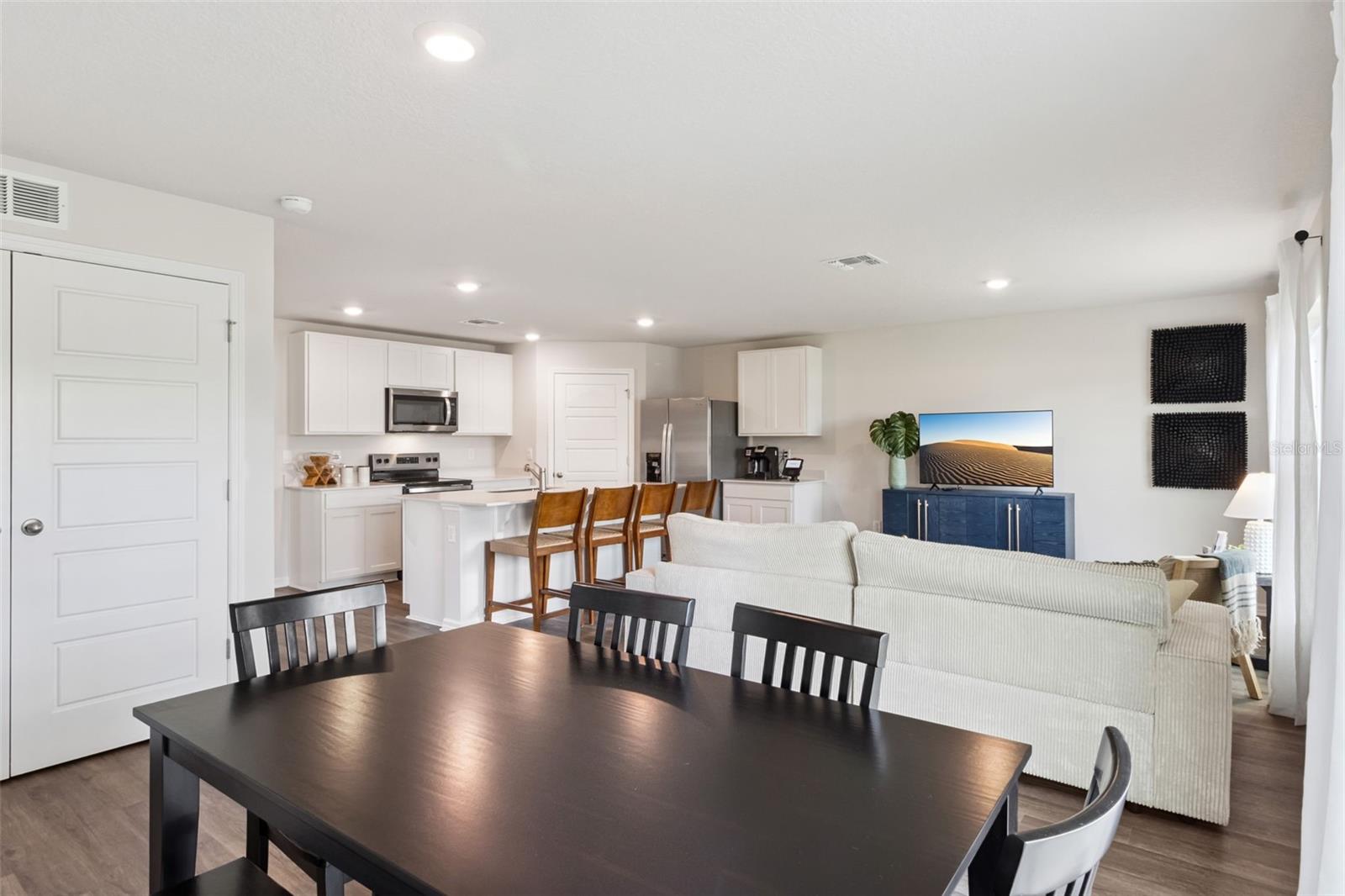 BOULEVARD OAKS - Residential
