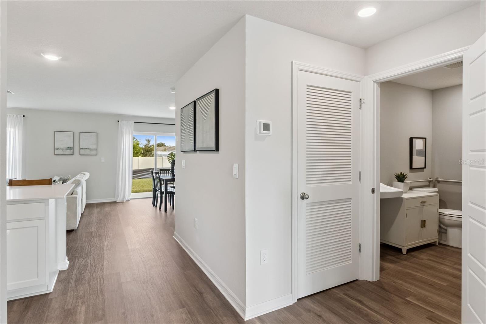 BOULEVARD OAKS - Residential