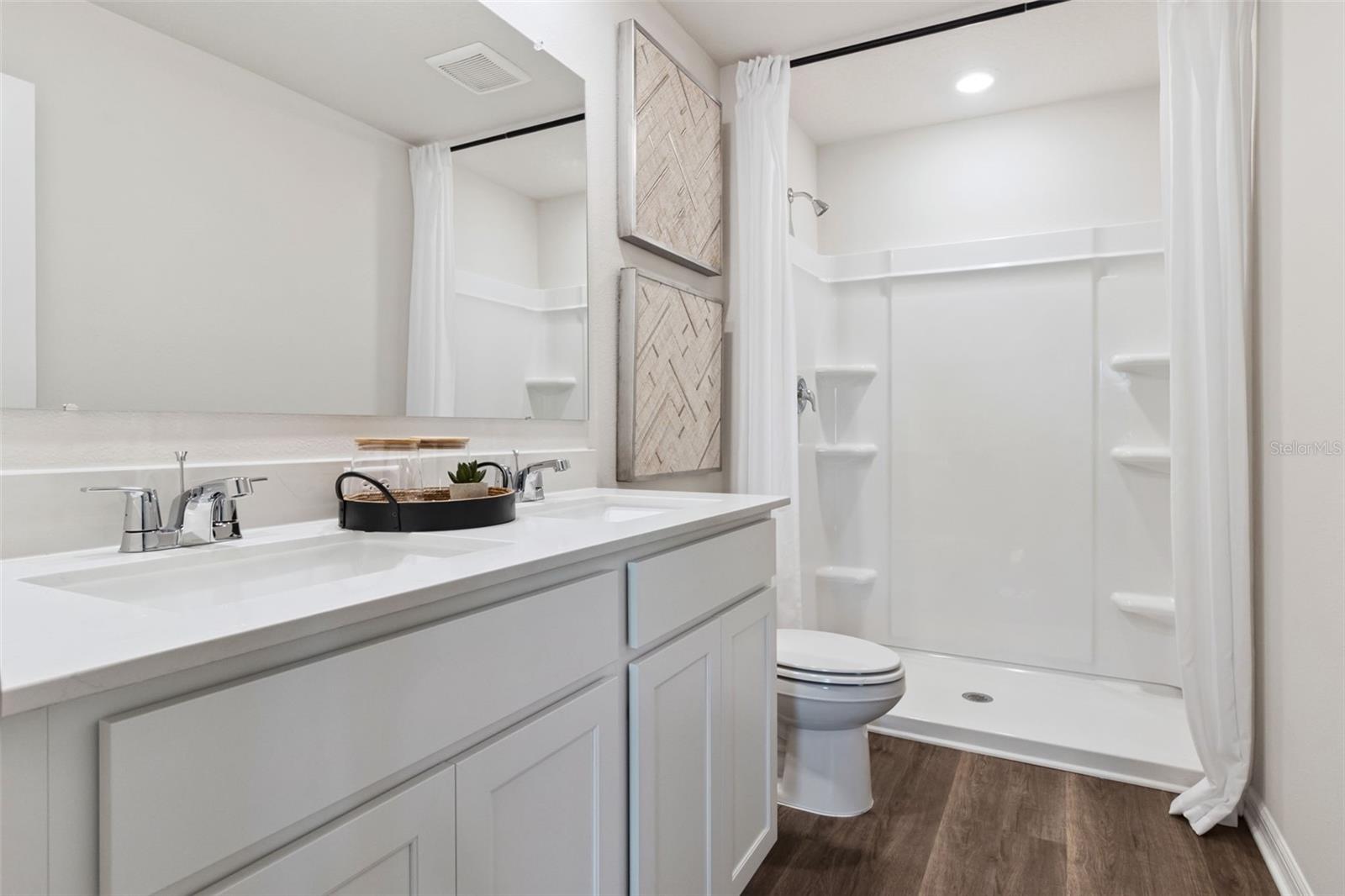 BOULEVARD OAKS - Residential