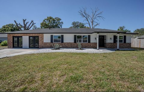 A home in LONGWOOD