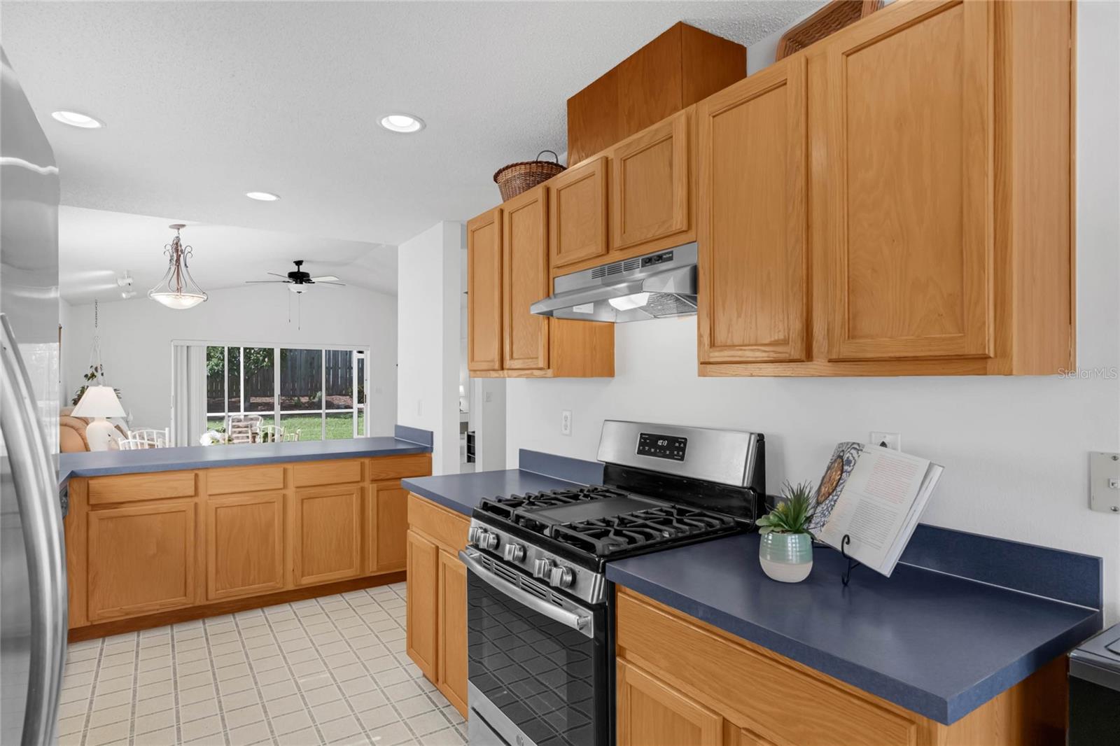 CHALET ESTATES - Residential Lease