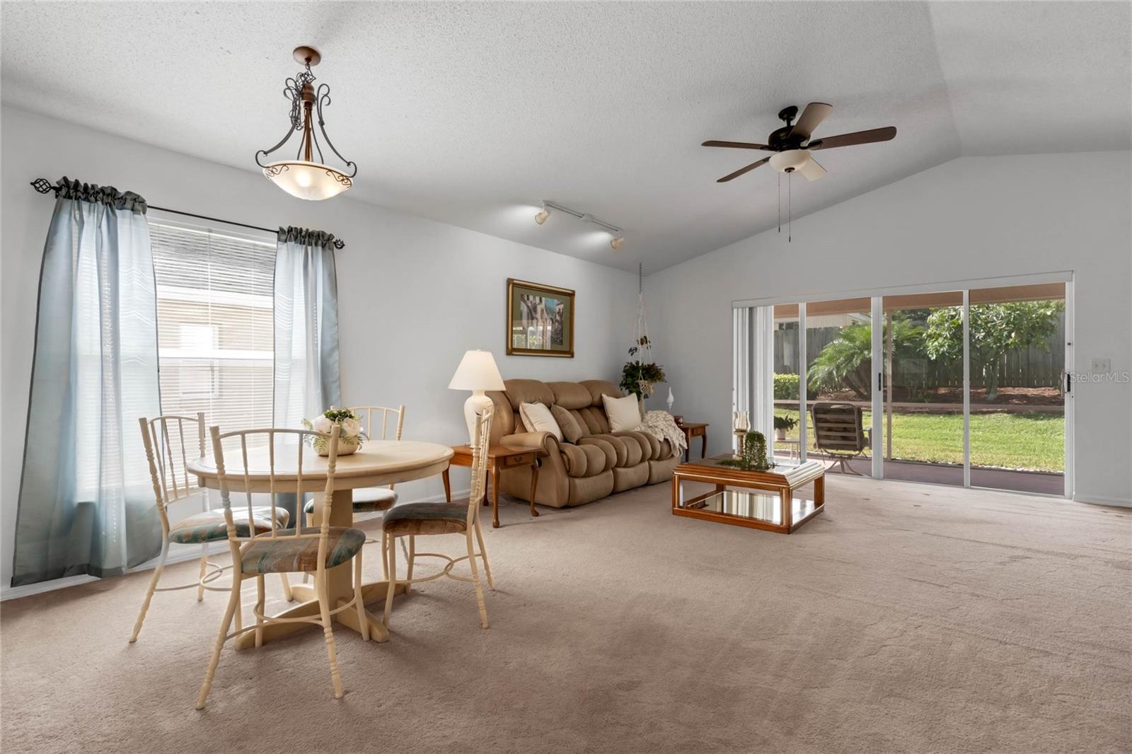 CHALET ESTATES - Residential Lease