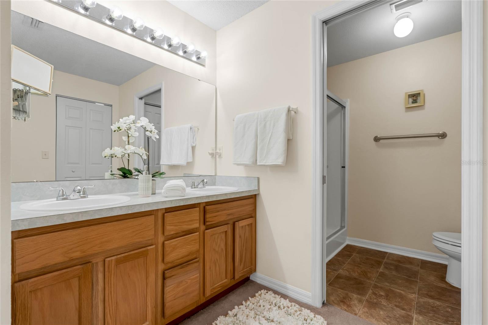 CHALET ESTATES - Residential Lease