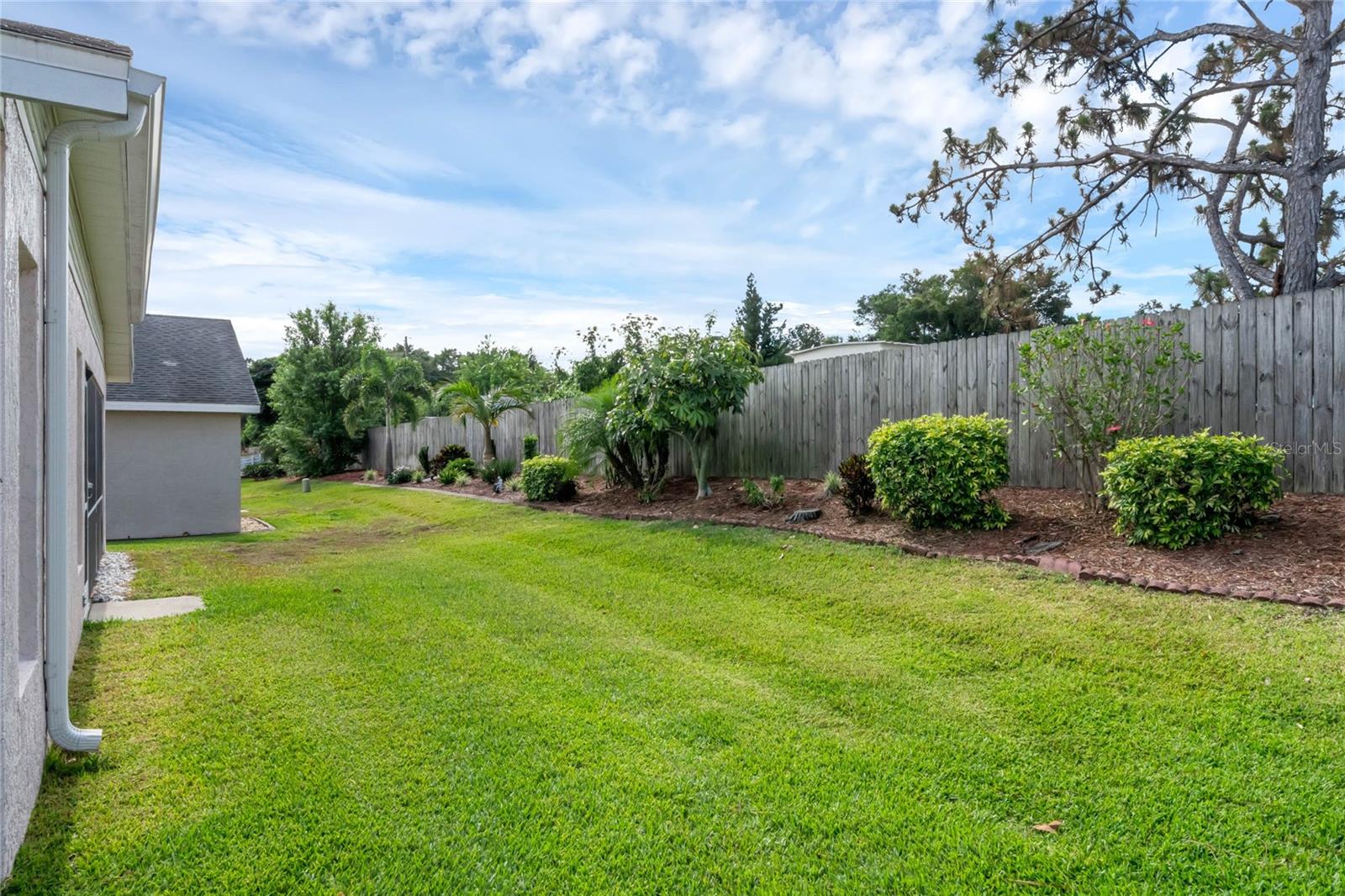 CHALET ESTATES - Residential Lease
