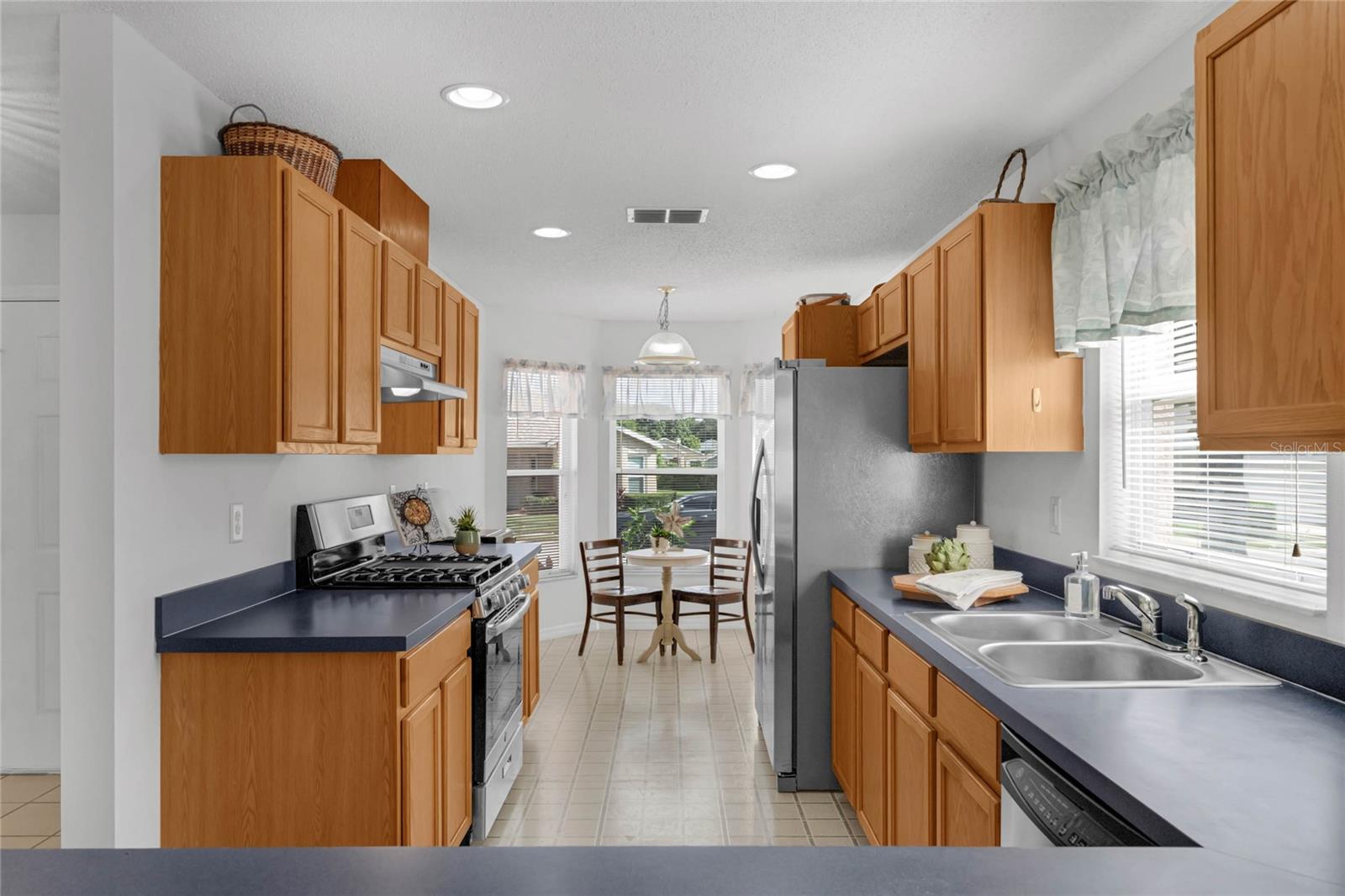 CHALET ESTATES - Residential Lease
