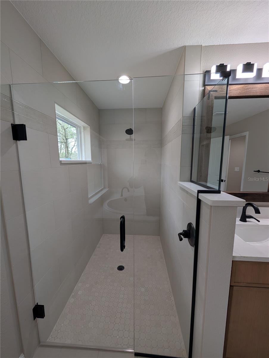 ROLLING HILLS UN ONE - Residential