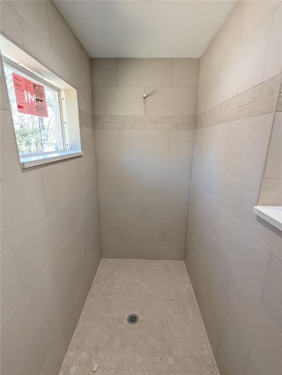 ROLLING HILLS UN ONE - Residential