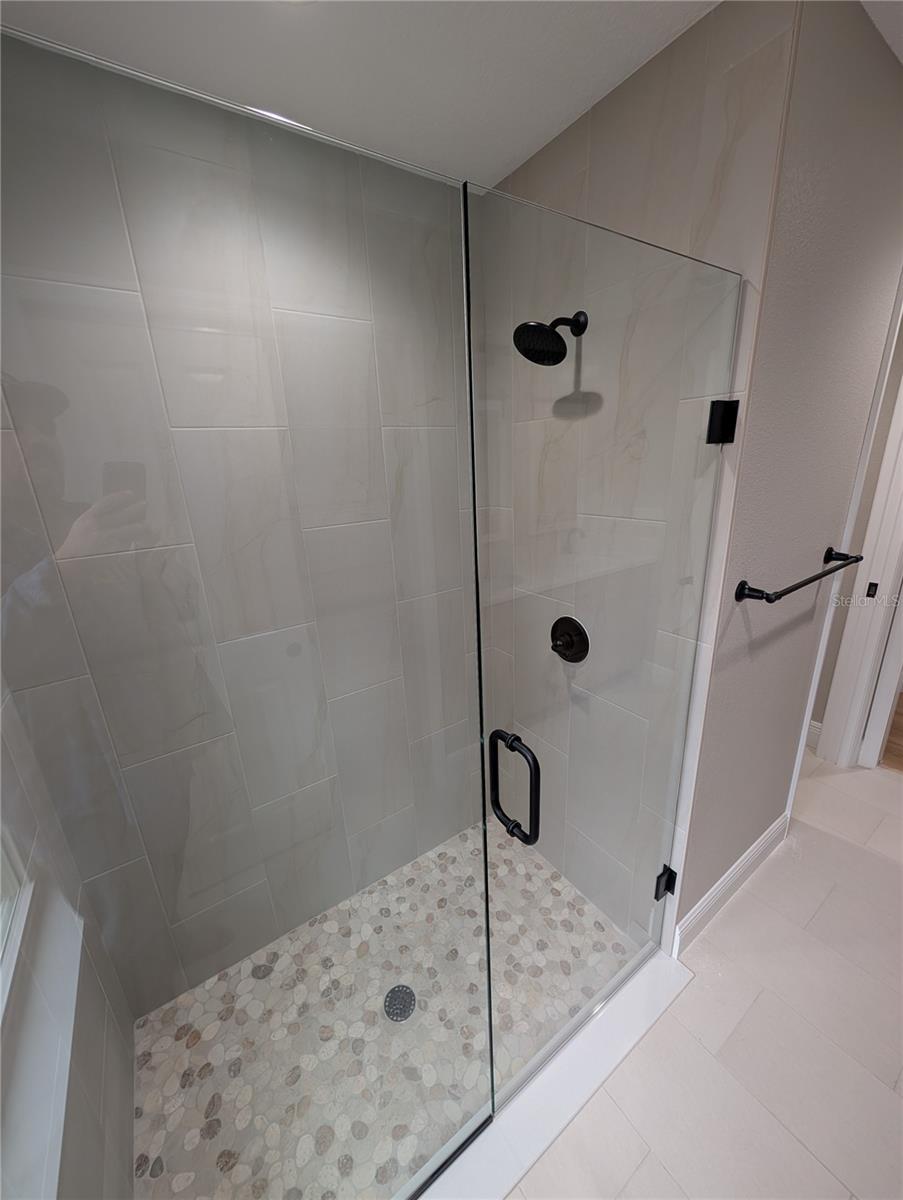 ROLLING HILLS UN ONE - Residential