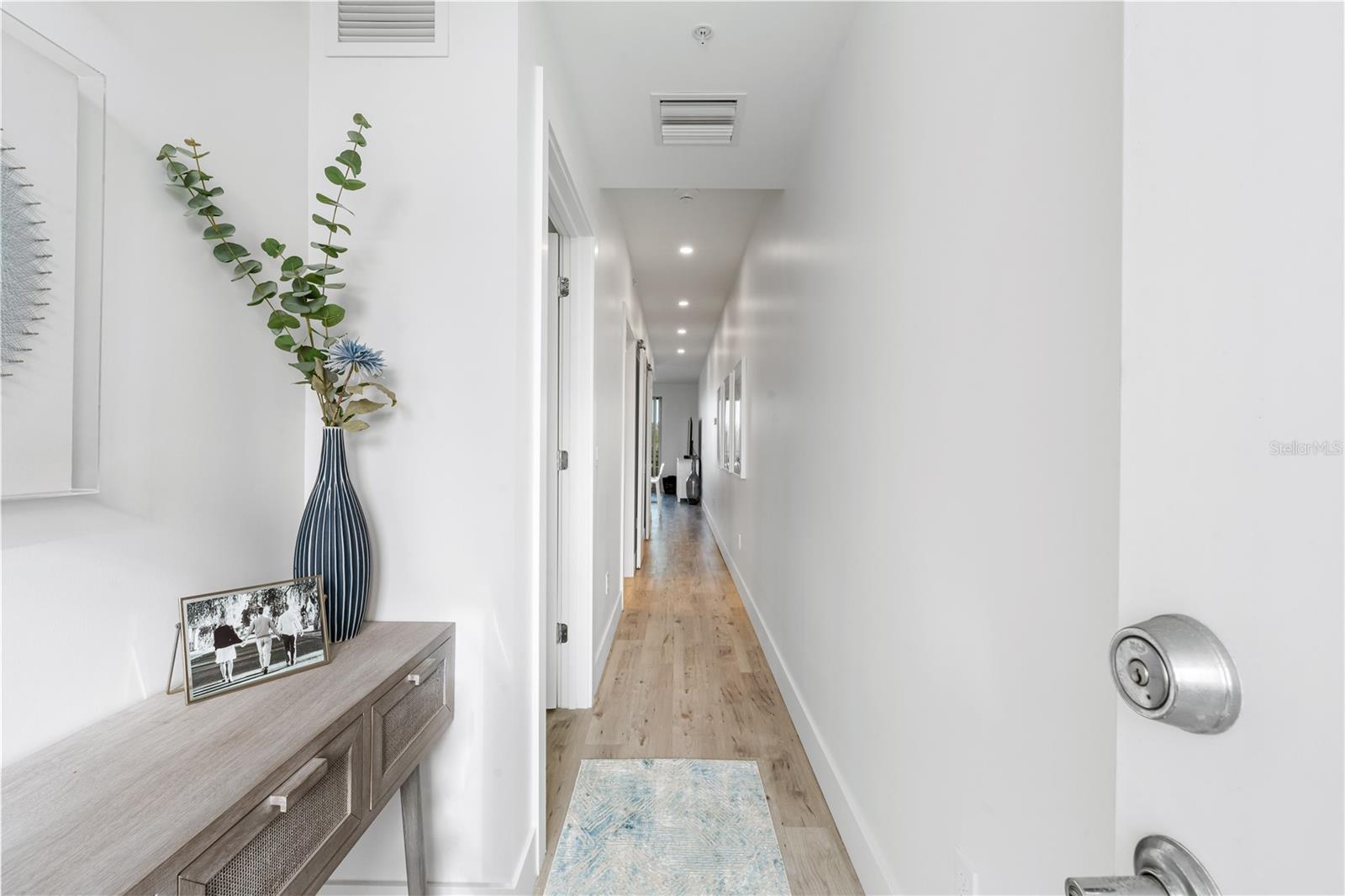 1709 N TAMIAMI TRAIL 403