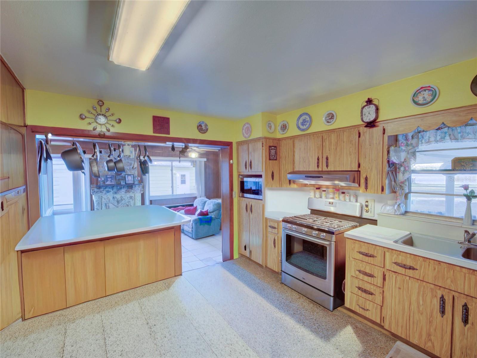 GROVELAND FARMS 20-23-25 - Residential