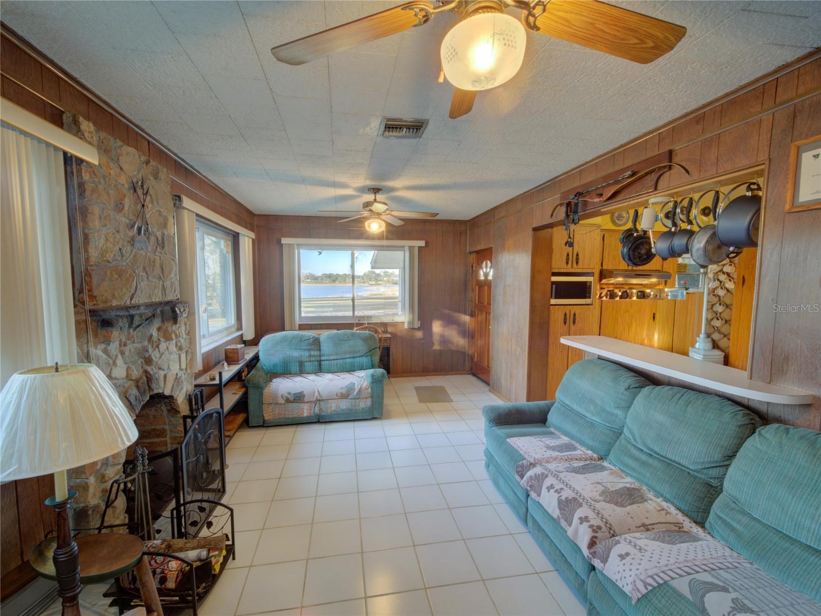 GROVELAND FARMS 20-23-25 - Residential