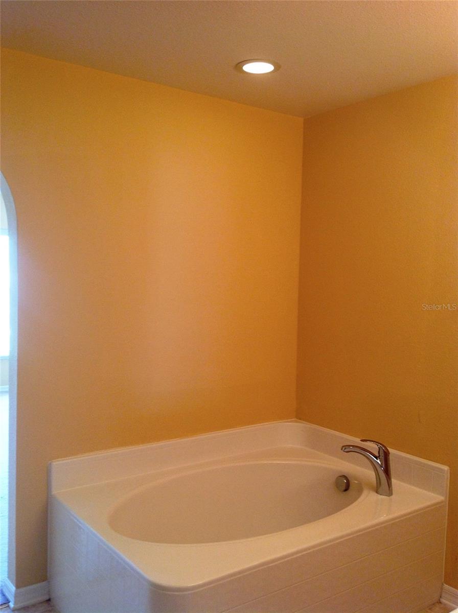 WETHERBEE LAKES SUB - Residential Lease