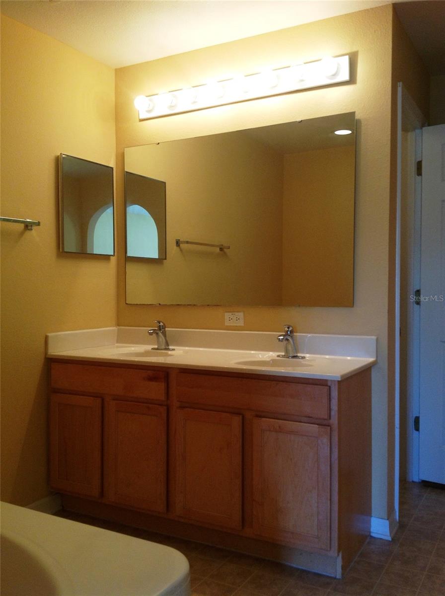 WETHERBEE LAKES SUB - Residential Lease