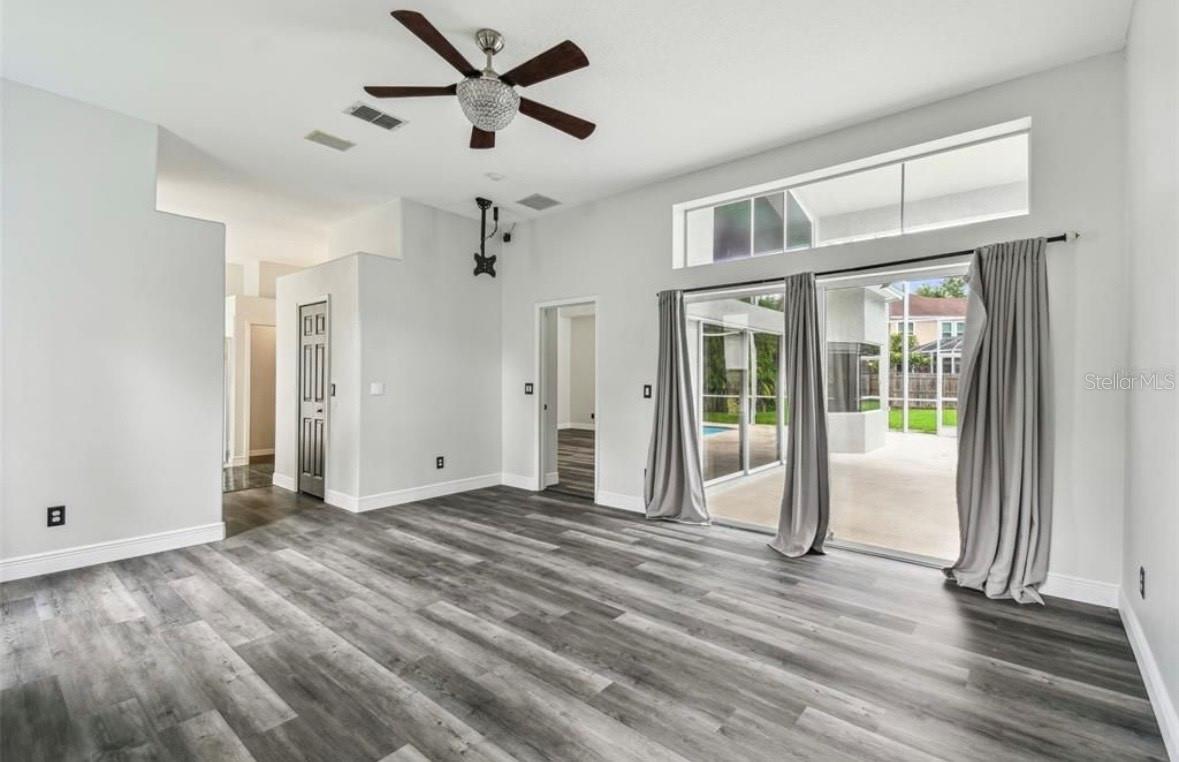 TAMPA PALMS AREA 2 5C UNIT 2A - Residential Lease