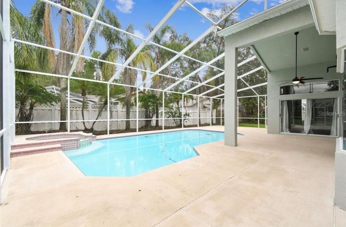 TAMPA PALMS AREA 2 5C UNIT 2A - Residential Lease