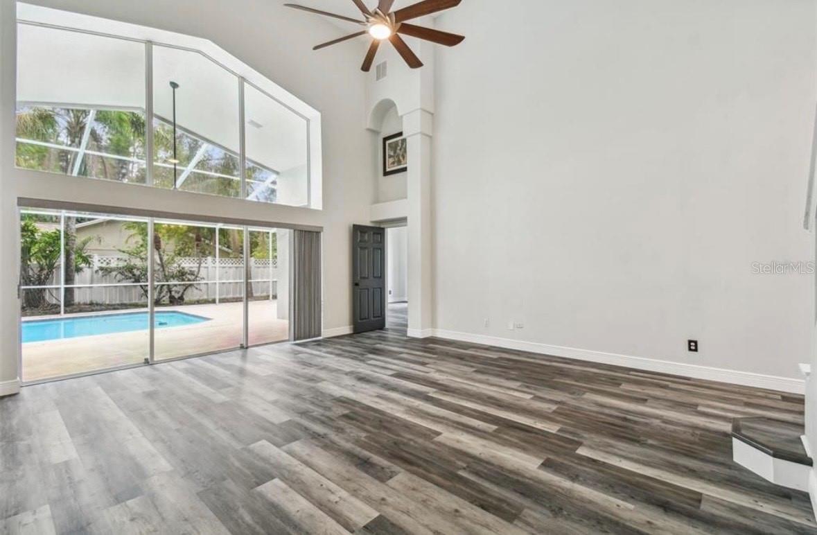 TAMPA PALMS AREA 2 5C UNIT 2A - Residential Lease