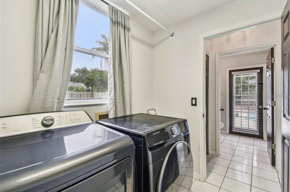 TAMPA PALMS AREA 2 5C UNIT 2A - Residential Lease