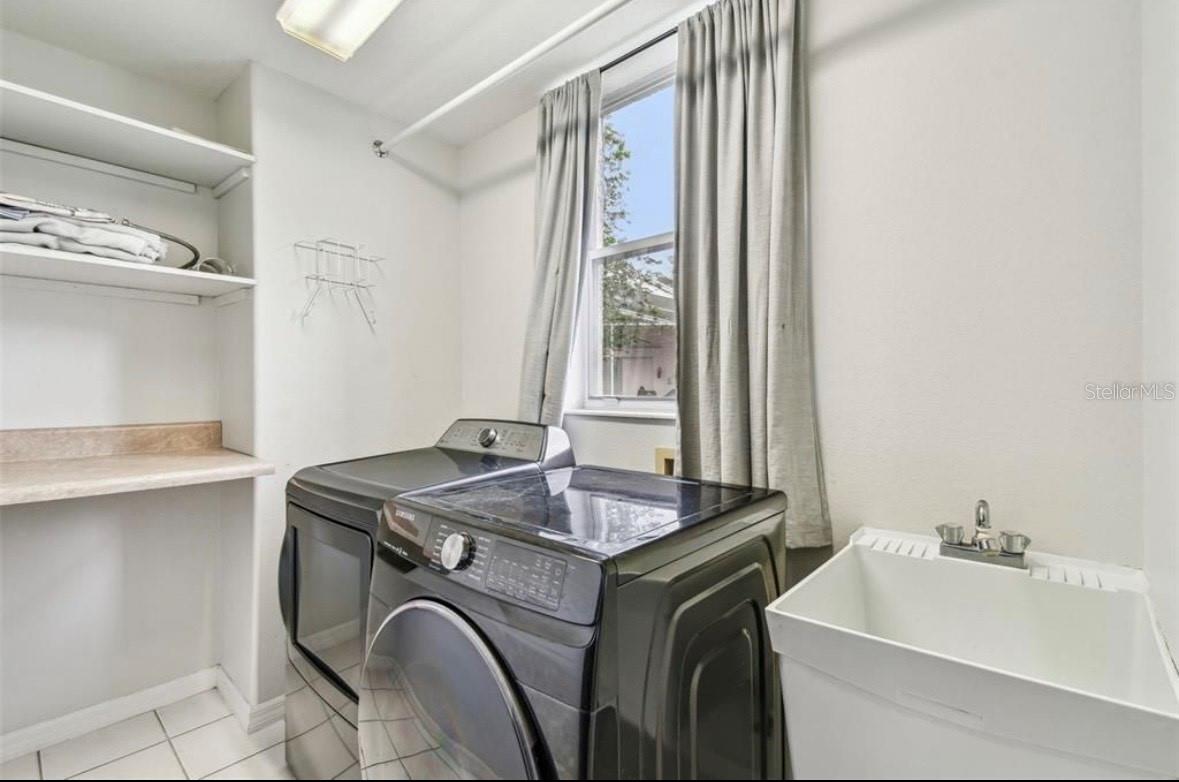 TAMPA PALMS AREA 2 5C UNIT 2A - Residential Lease