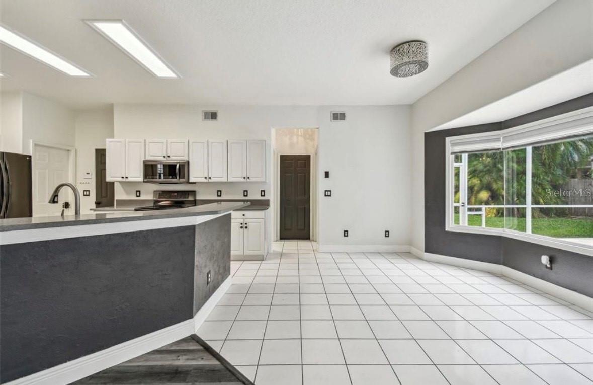 TAMPA PALMS AREA 2 5C UNIT 2A - Residential Lease