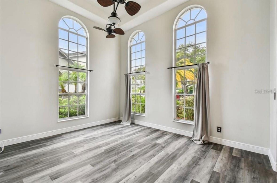 TAMPA PALMS AREA 2 5C UNIT 2A - Residential Lease