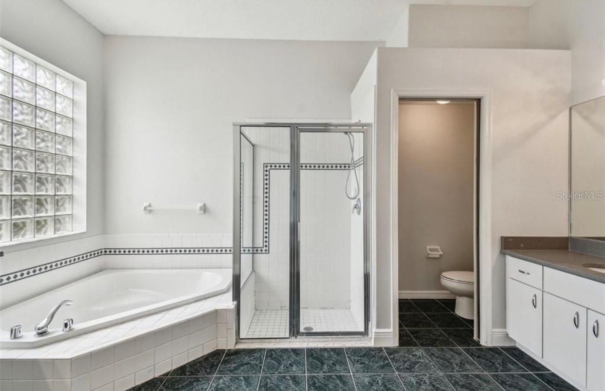 TAMPA PALMS AREA 2 5C UNIT 2A - Residential Lease