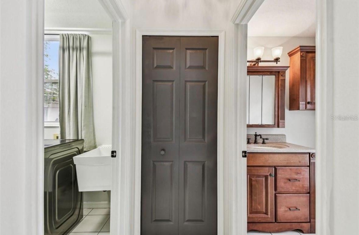 TAMPA PALMS AREA 2 5C UNIT 2A - Residential Lease