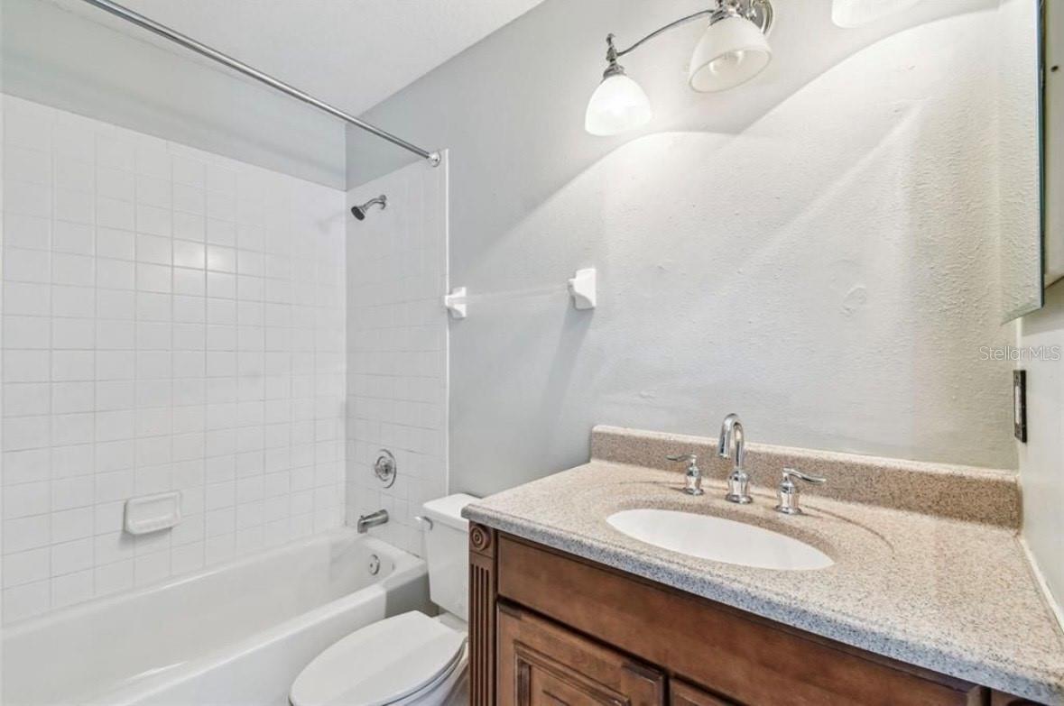 TAMPA PALMS AREA 2 5C UNIT 2A - Residential Lease